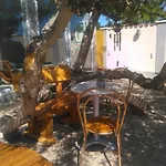 Manora Guest House Sucuraj